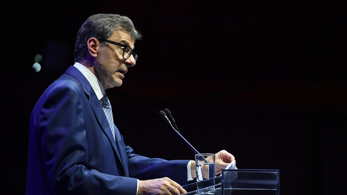 Giorgetti slams the banks, "Now they should help families."