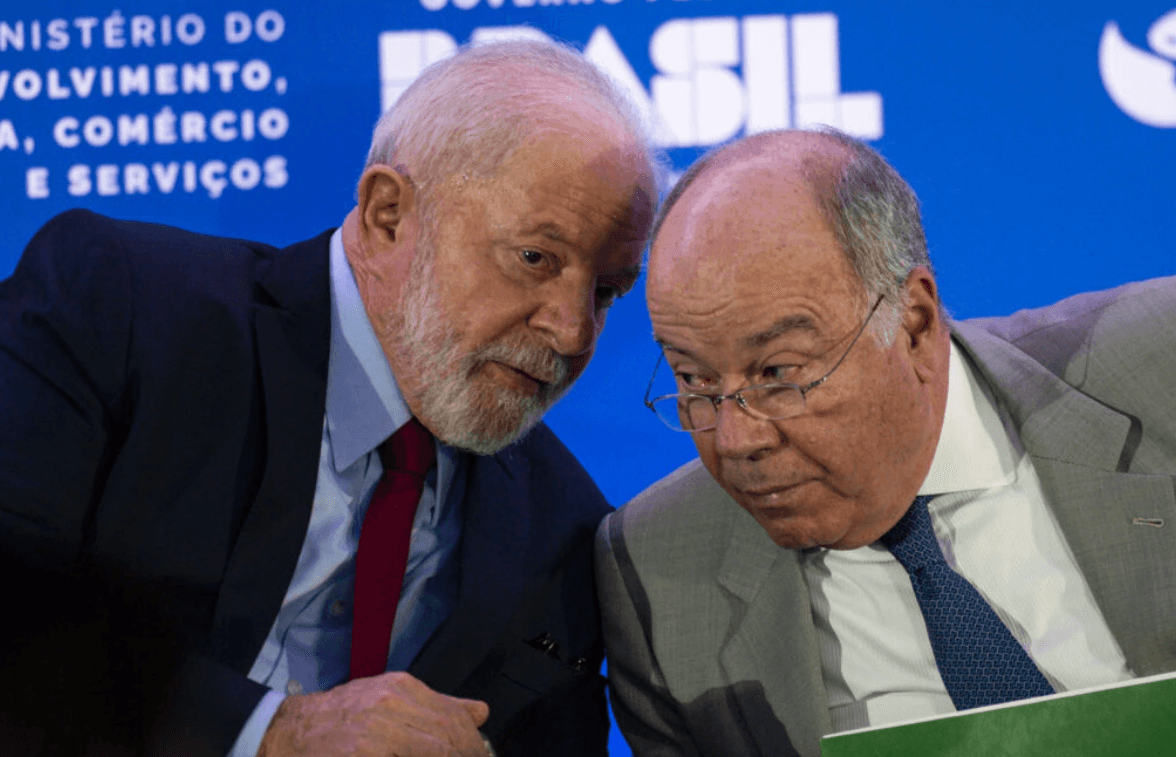 Lula deseja priorizar a diplomacia, mas vê canais com os EUA fechados