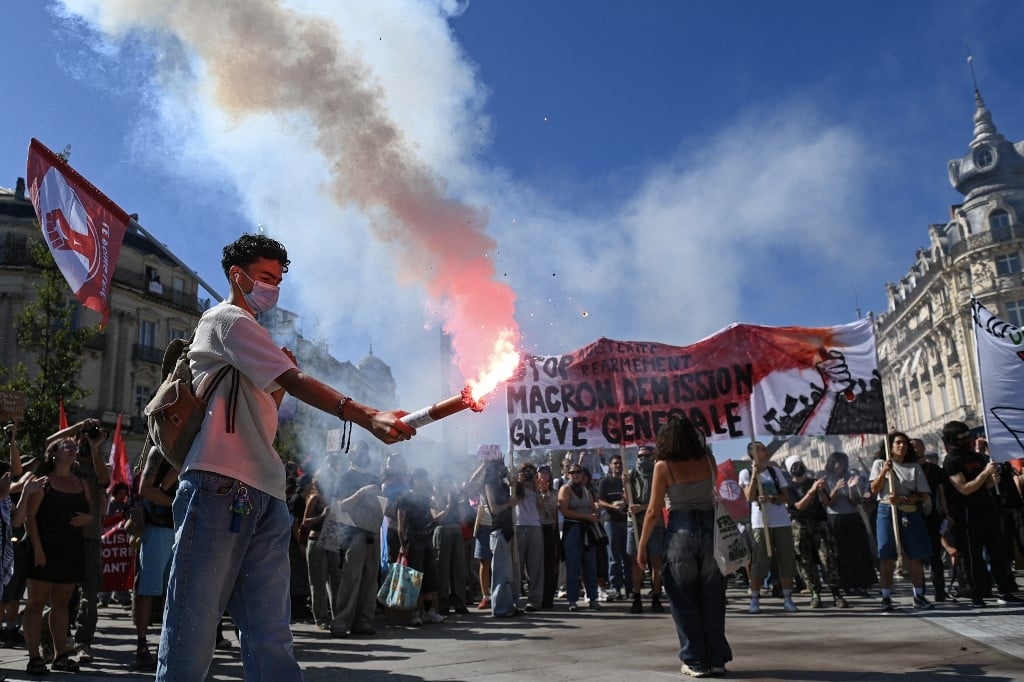 Frankrijk ziet nieuwe dag van protesten tegen begrotingsbeleid Macron-regering