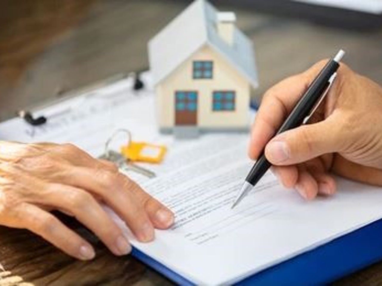 Os empréstimos imobiliários estão desacelerando? Os bancos apertam as condições e as taxas chegam a 15% acima da inflação.
