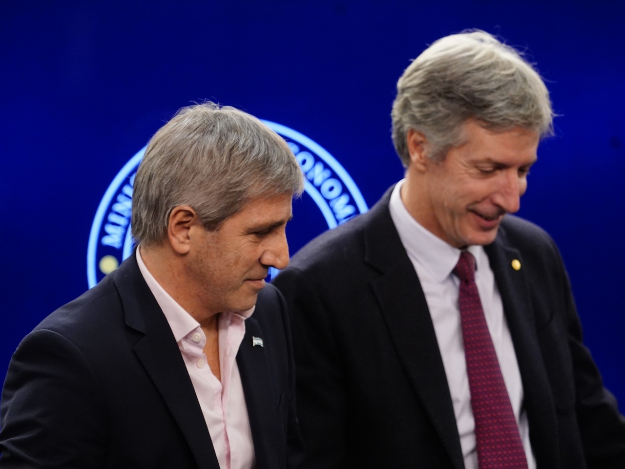 De president van de Centrale Bank zei dat de regering nu bankbiljetten wil verbranden om ze sneller te vernietigen.