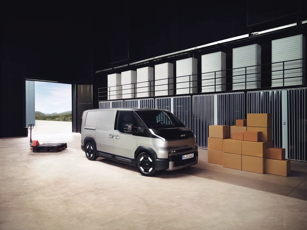 Businesses & Companies: New Kia PV5 with Guinness World Record arrives in Aveiro today.