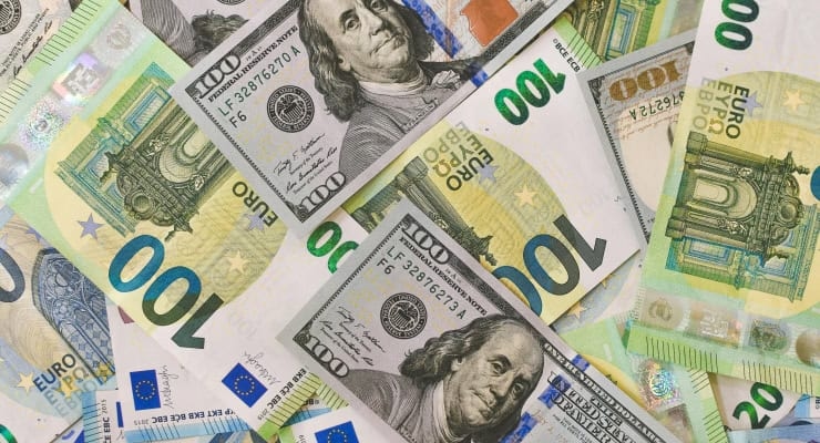 Comment le dollar et l'euro ont-ils commencé la journée ? – 29 juillet 2025