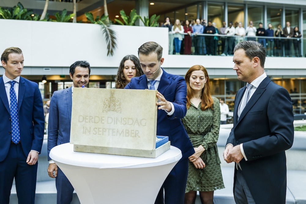 Pomp und Zeremonie: Niederländisches Übergangskabinett stellt Haushalt vor