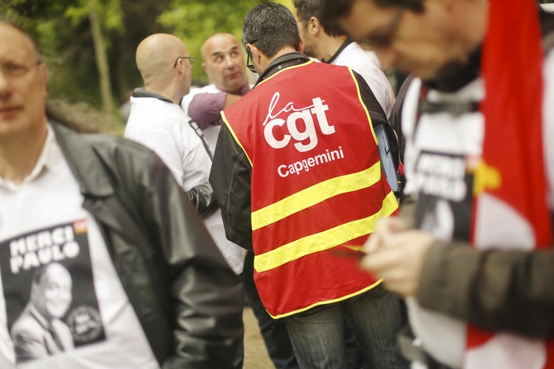 Ingenieros, directivos y técnicos: bajan los salarios y aumenta la carga de trabajo, según la Ugit-CGT