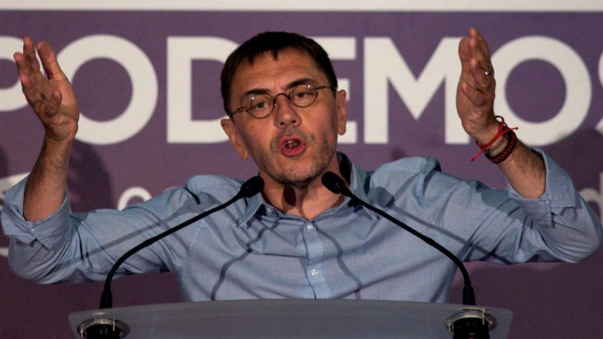 Podemos geeft toe dat Monedero na de eerste klachten nog steeds in de managementchats zit