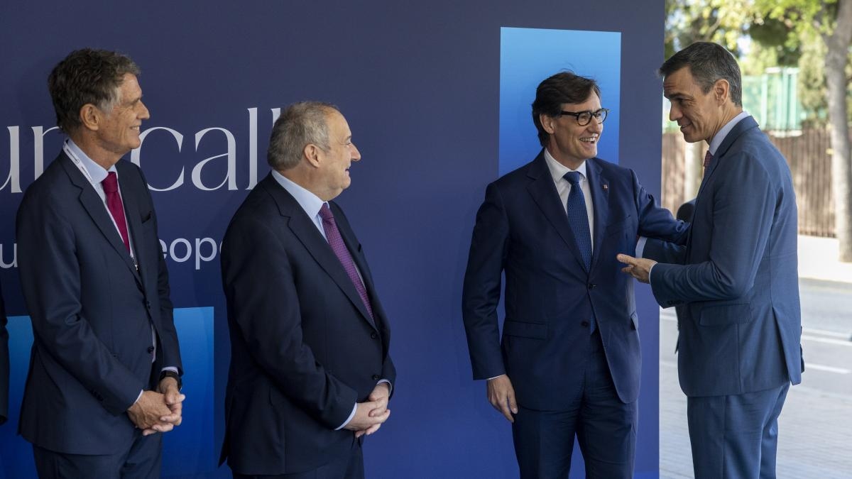 Sánchez übernimmt die Zügel des Übernahmeangebots für BBVA-Sabadell mit einer beispiellosen öffentlichen Konsultation.