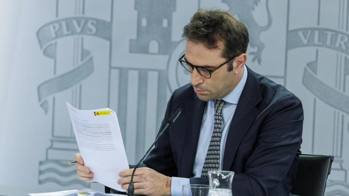 Decyzja rządu w sprawie przejęcia Sabadell przez BBVA opóźnia możliwą fuzję nawet o pięć lat.
