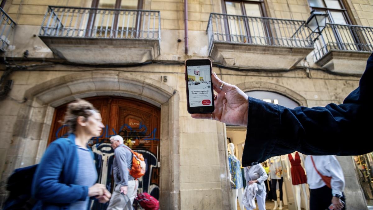 Airbnb, Booking.com i Rentalia usuną niezarejestrowane oferty wynajmu wakacyjnego.