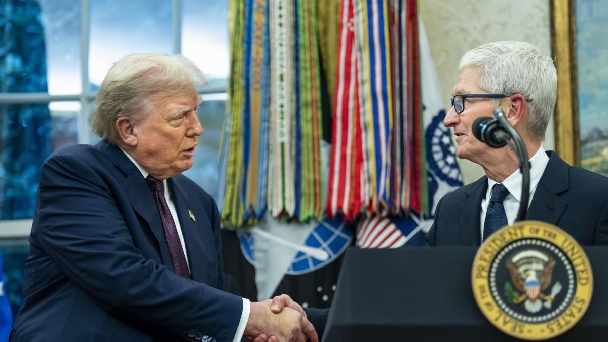 Trump amenaza con aranceles del 100% a chips y semiconductores salvo si se fabrican en EE.UU.