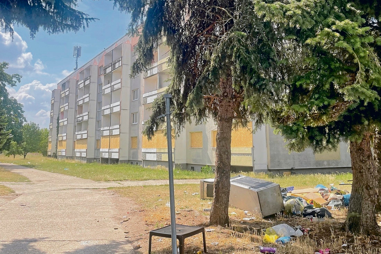 Prédio pré-fabricado em Weißenfels | O "Nº 1 em privatização de moradias"