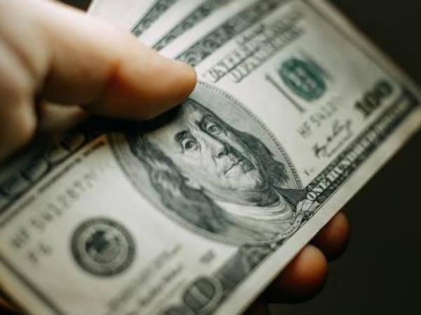 Dolar haftayı yükselişle ve yeniden 4.100 pesonun üzerinde kapattı.