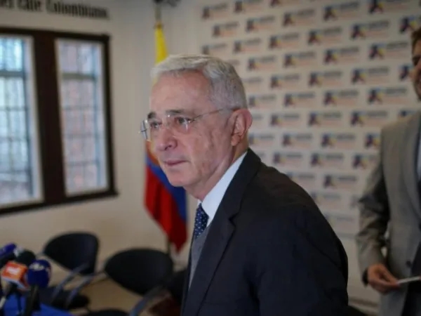 Voormalig president Uribe heeft gezegd dat hij zich niet kandidaat stelt voor het vice-presidentschap.