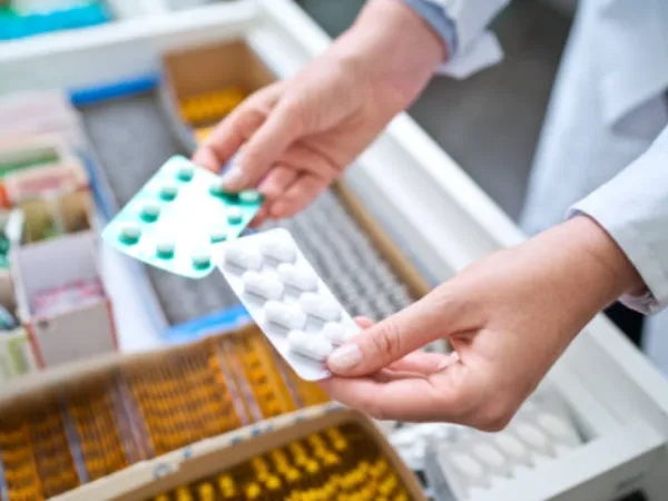 Fomag intensifica fiscalização para garantir entrega pontual de medicamentos aos professores