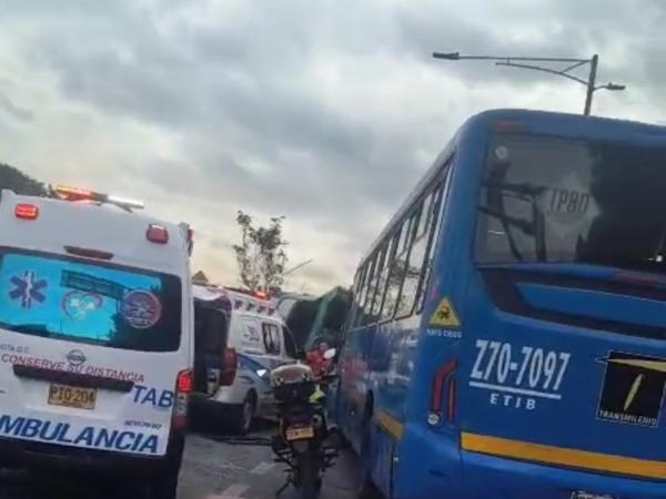Bunlar Av. Boyacá ve Primero de Mayo'daki kaza nedeniyle felç olan sokaklar