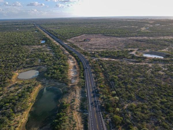 How many roads will be deconcessioned in the coming years?