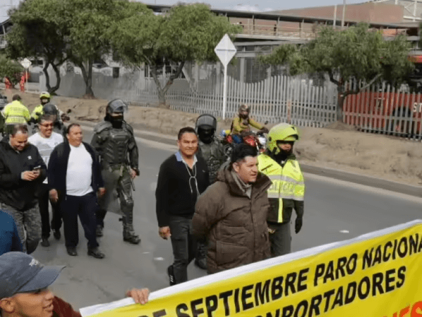 Habrá movilización de conductores en Bogotá este martes contra la administración Galán