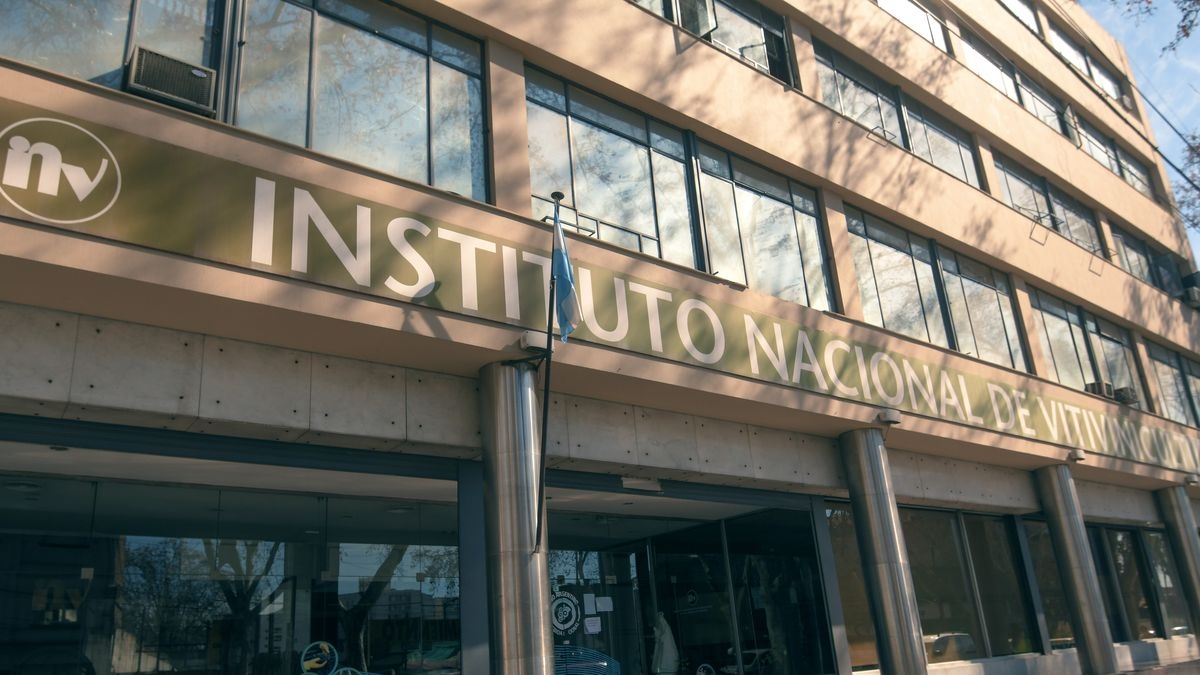 INV rezygnuje z pewnych kontroli i koncentruje się na zapewnieniu, że wino nadaje się do spożycia.