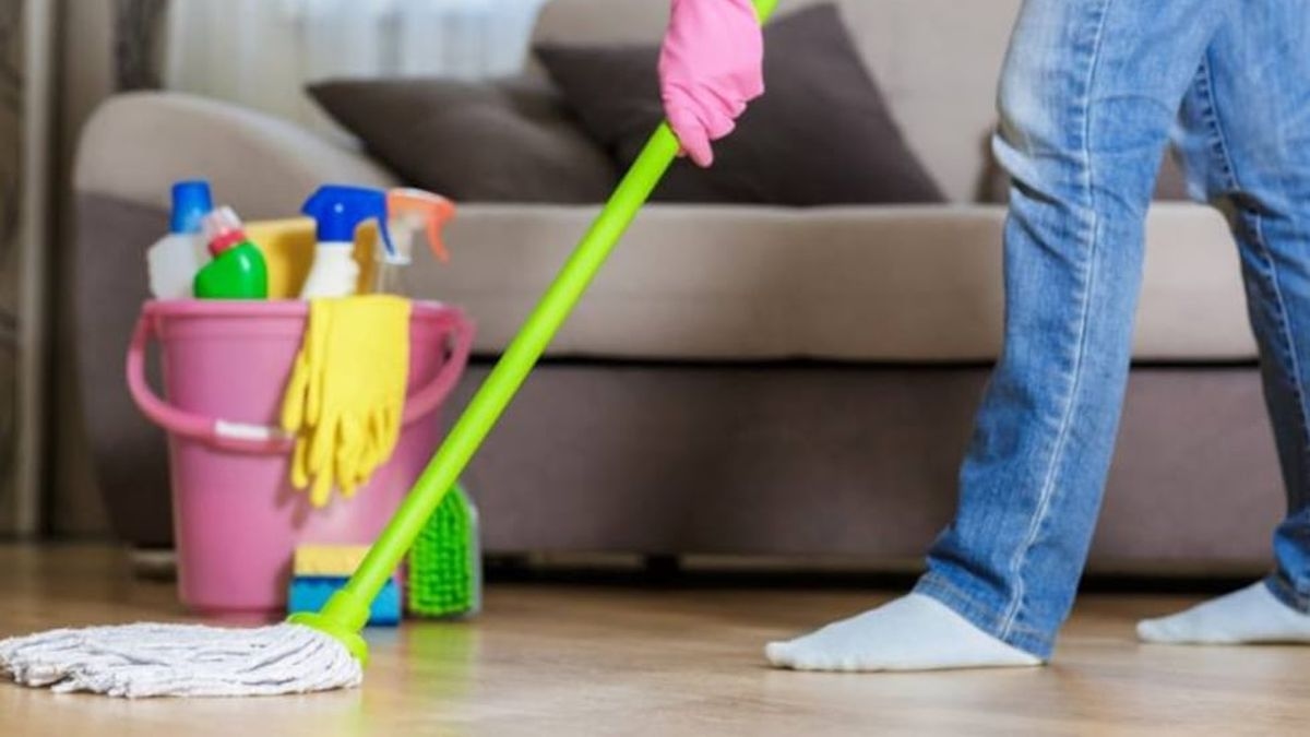 Koniec roku z podwyżkami dla pracowników domowych: o ile wzrosną pensje?