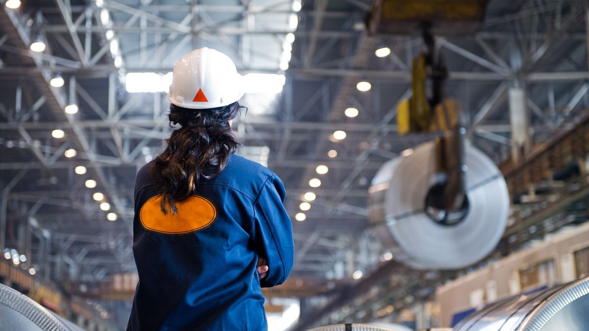 La producción de acero cayó un 3,7% en septiembre y refleja el freno de la economía