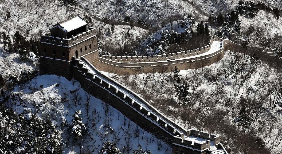 O paradoxo agridoce da China: ela esmaga os EUA em uma guerra comercial enquanto sua economia doméstica caminha para um inverno muito longo.