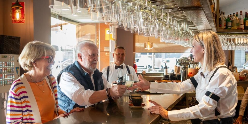 De stille leegte die onze zakken leegzuigt zonder dat we het merken.