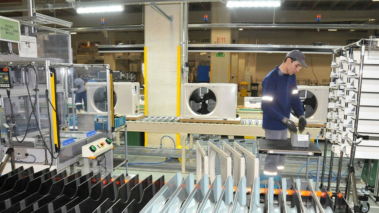 TÜİK August data: Employment loss continues in industry