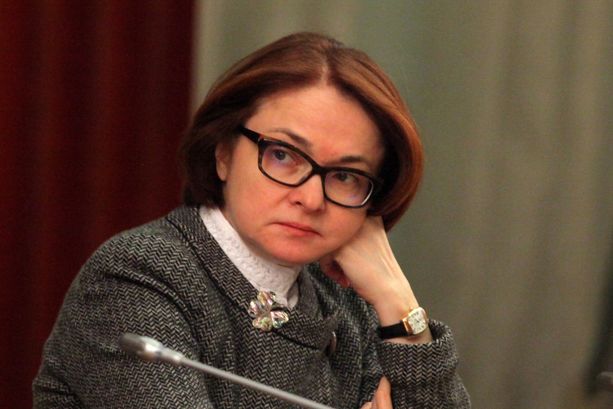 Experts debate Elvira Nabiullina's views on the signs of a recession.